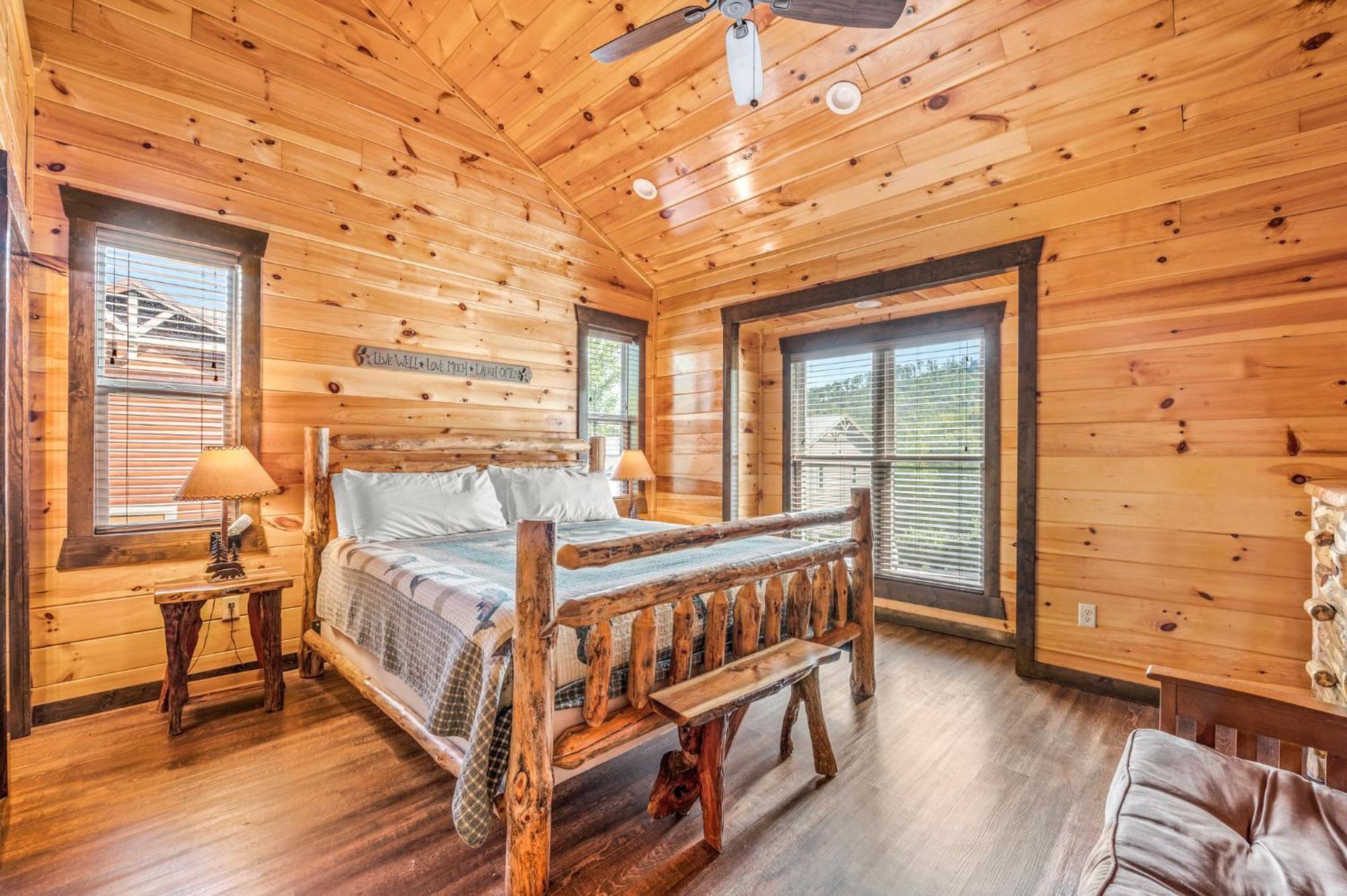 The Great Maple Retreat By Stony Brook Cabins แกตลิงเบิร์ก ภายนอก รูปภาพ