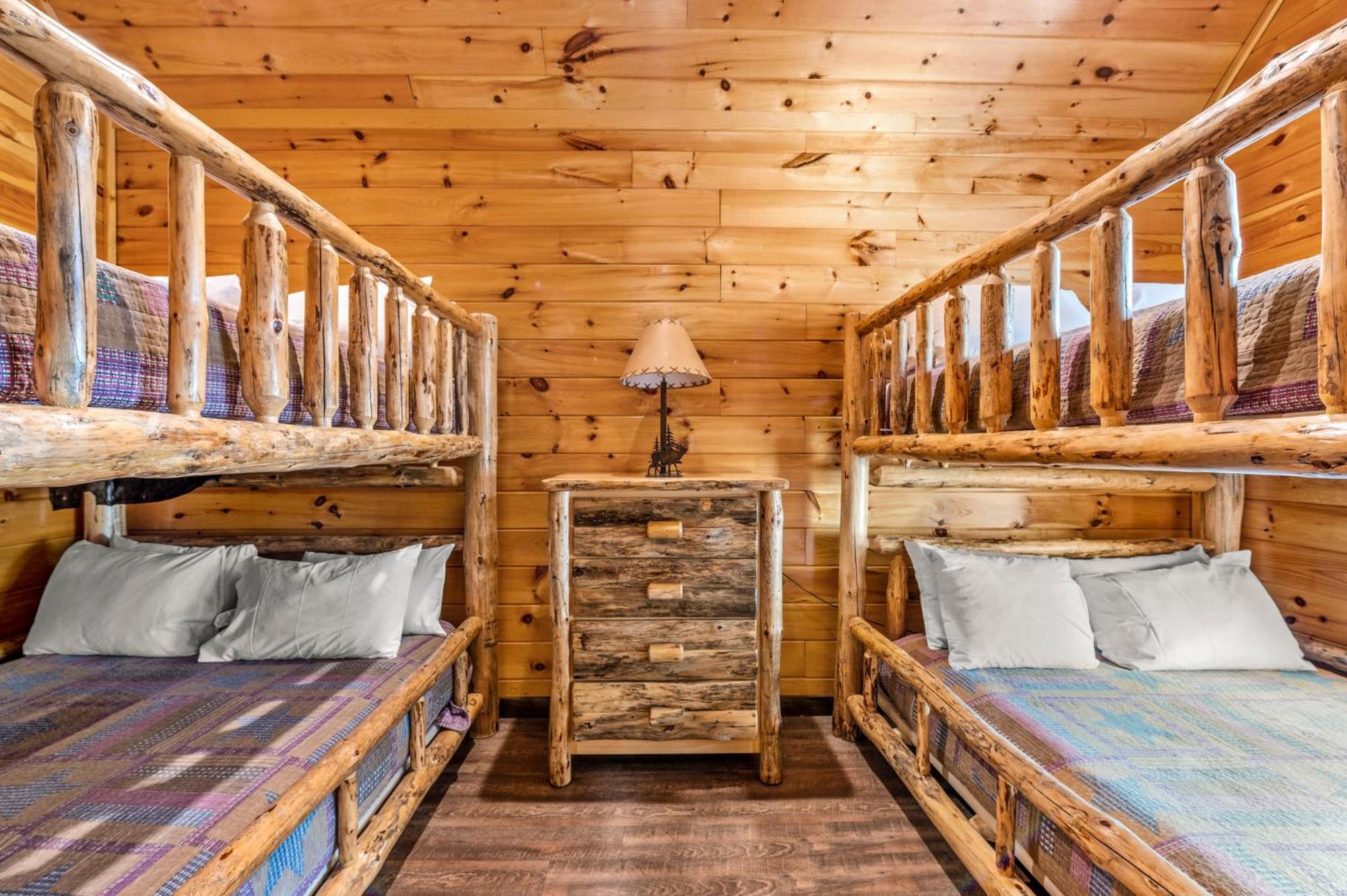 The Great Maple Retreat By Stony Brook Cabins แกตลิงเบิร์ก ภายนอก รูปภาพ