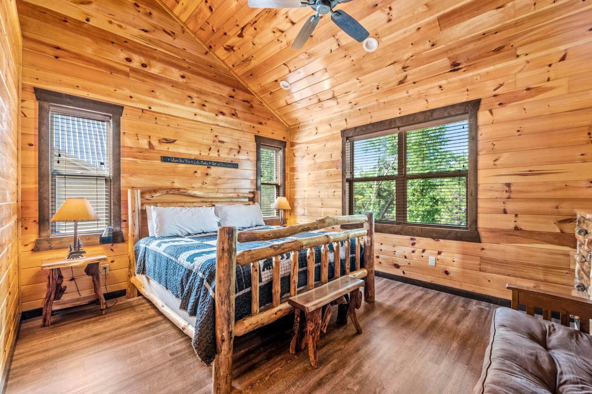 The Great Maple Retreat By Stony Brook Cabins แกตลิงเบิร์ก ภายนอก รูปภาพ