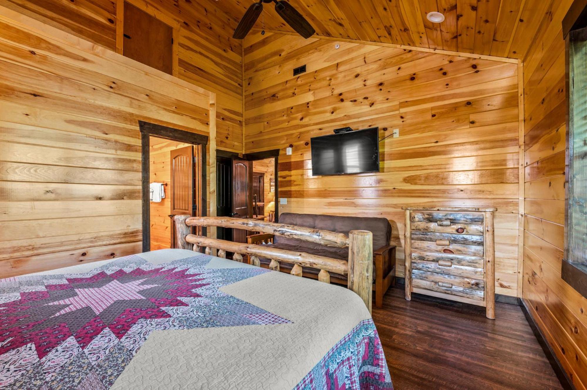 The Great Maple Retreat By Stony Brook Cabins แกตลิงเบิร์ก ภายนอก รูปภาพ